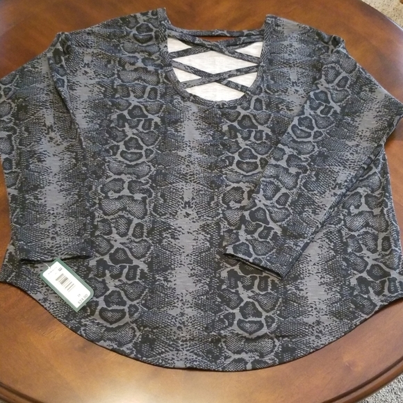 Top - Picture 2 of 2